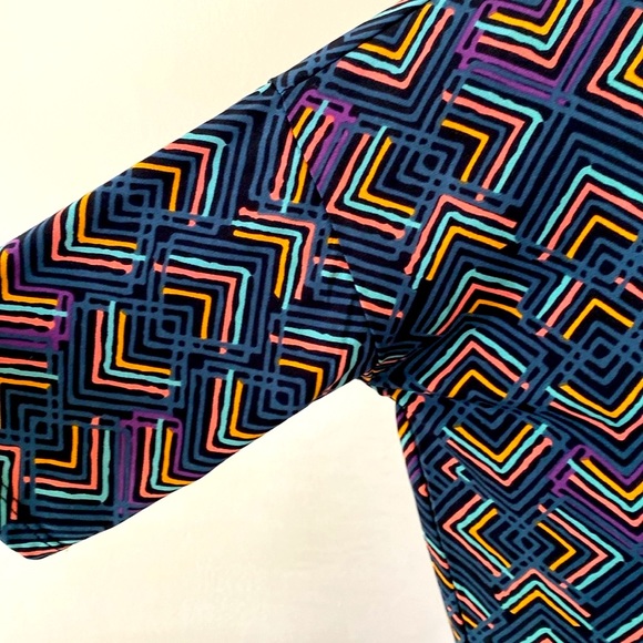 LuLaRoe “IRMA” HIGH-LOW TUNIC OVERSIZED TOP SIZE EXTRA EXTRA SMALL 🌟NWT🌟 - Picture 4 of 11